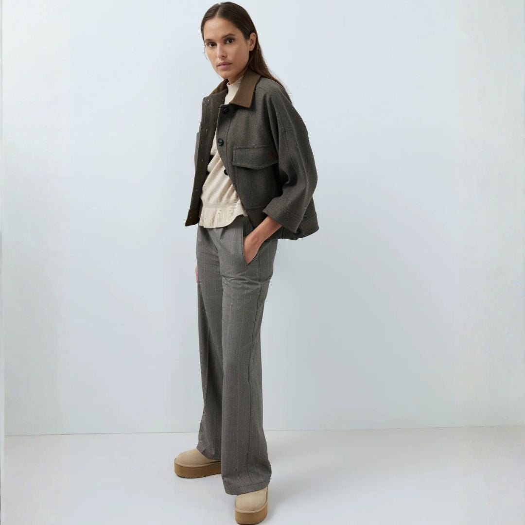 YAYA Wide Leg Pleated Trouser